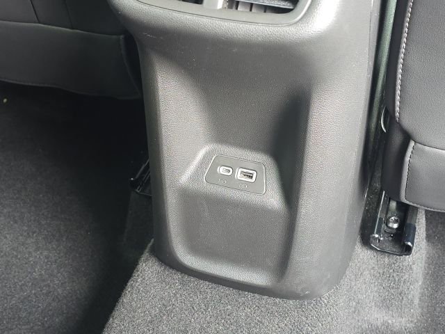 Used 2023 Buick Envision Essence image 17
