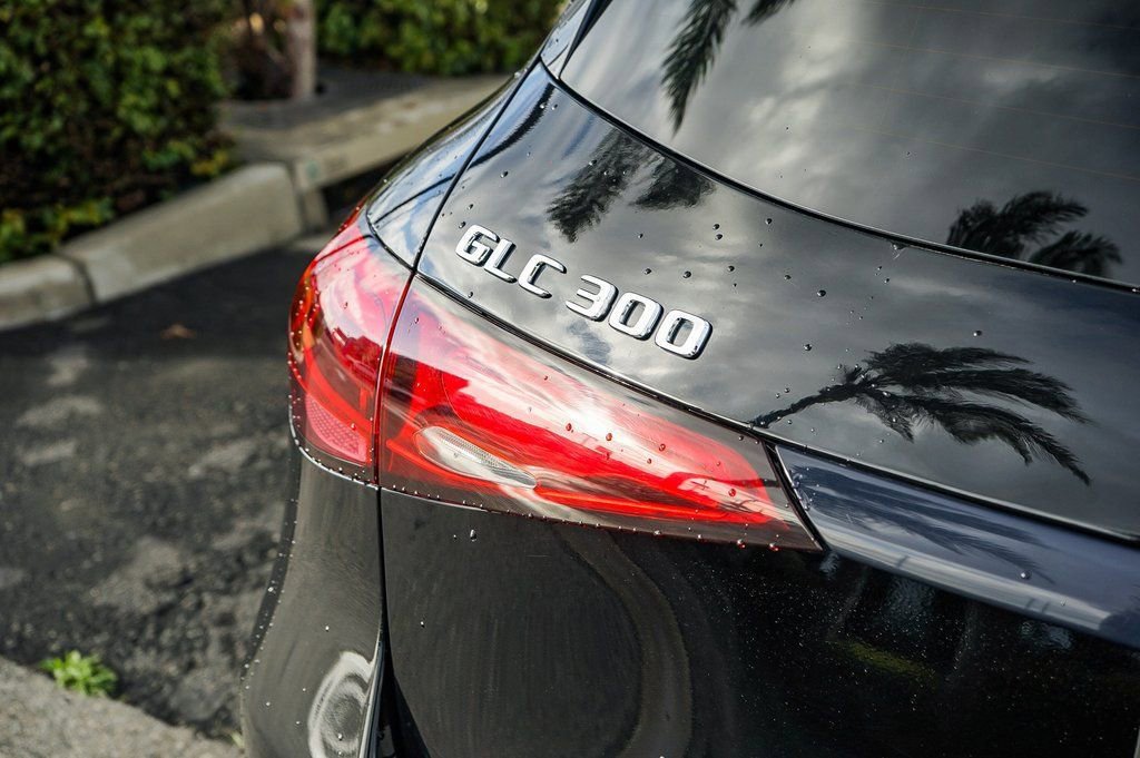 Used 2024 Mercedes-Benz GLC 300 image 7