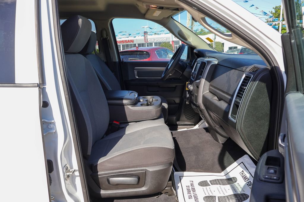 Used 2024 RAM 1500 Classic SLT AWD/4WD image 8