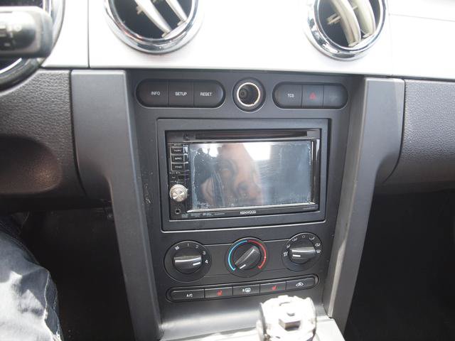 Used 2007 Ford Mustang Convertible RWD image 9