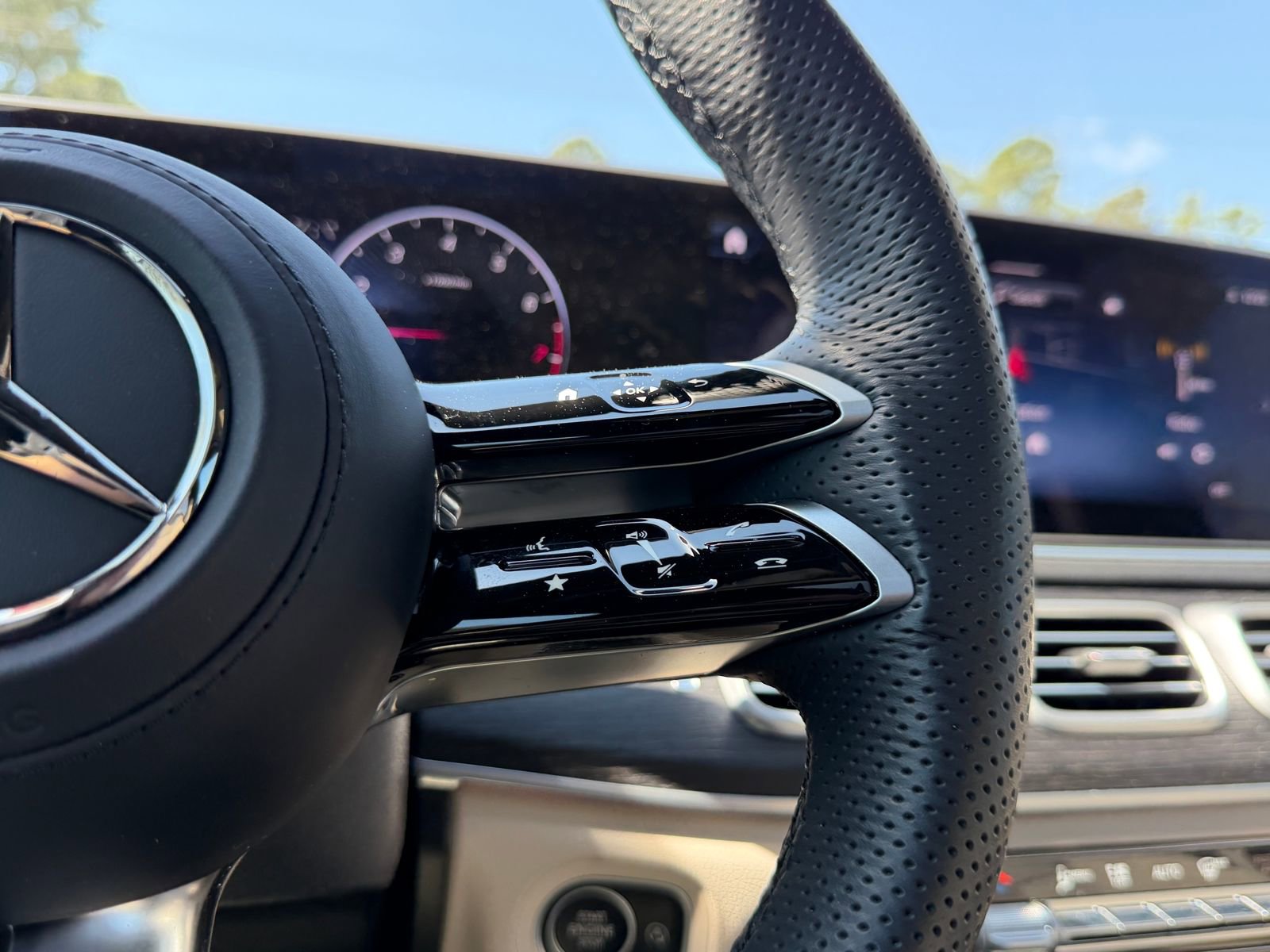 Used 2024 Mercedes-Benz GLS 450 4MATIC image 27