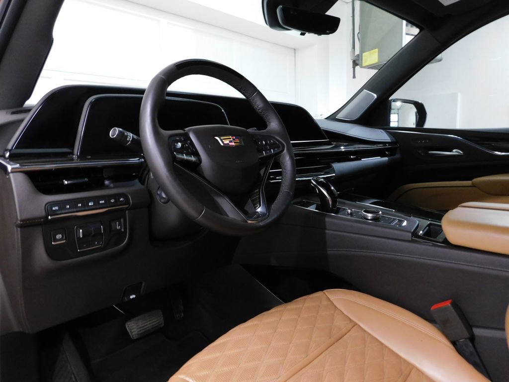 Used 2024 Cadillac Escalade Premium Luxury w/ Touring Package image 30