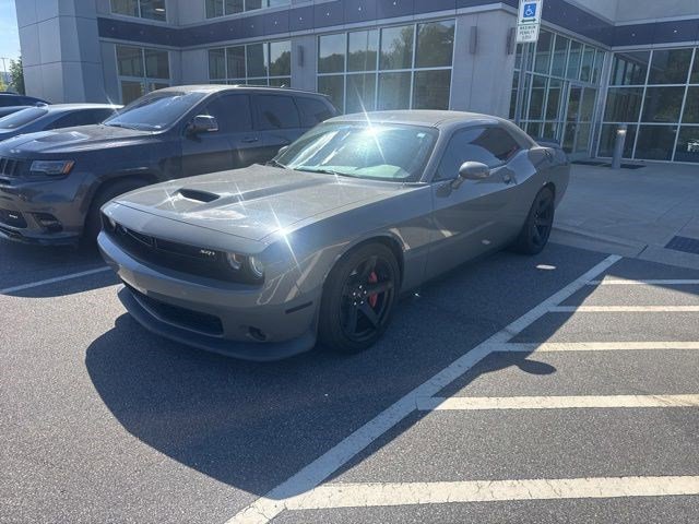Used 2018 Dodge Challenger SRT RWD image 1