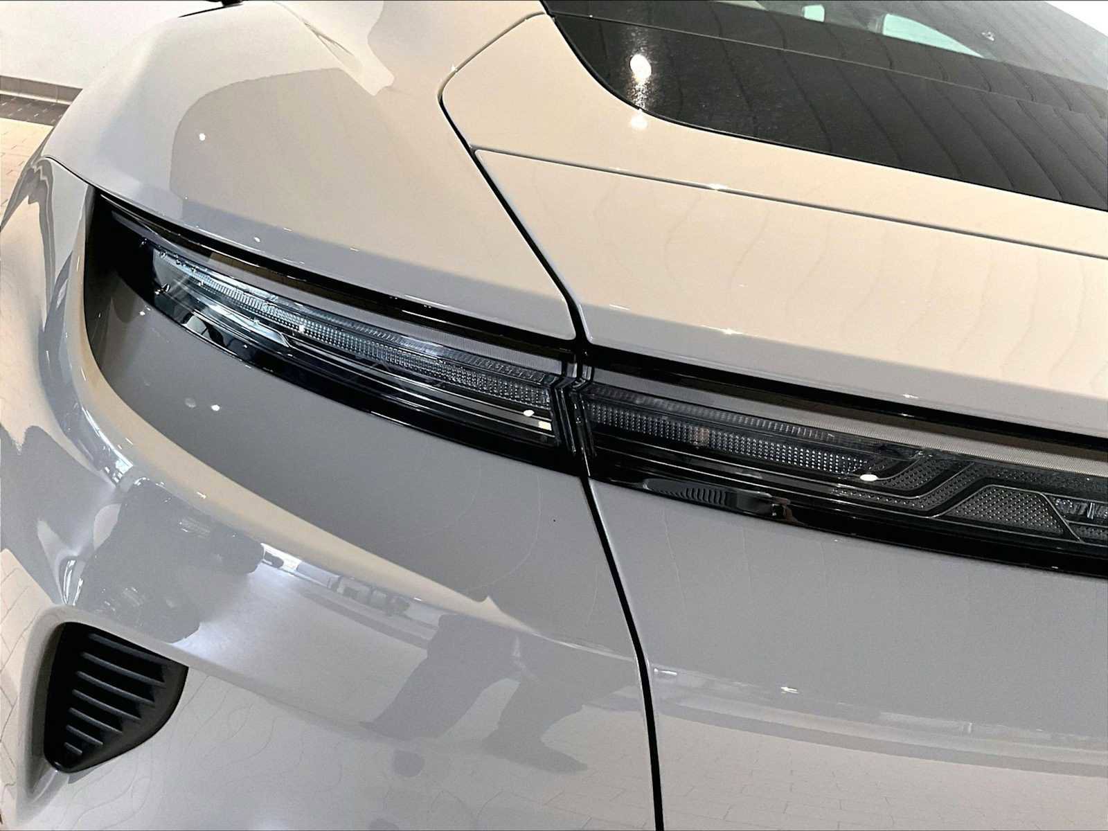 Used 2025 Porsche Taycan Turbo image 34