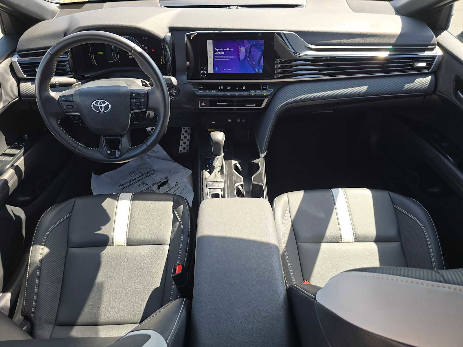 Used 2025 Toyota Camry SE FWD image 19