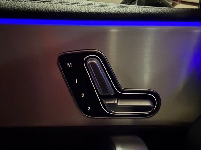 Used 2025 Mercedes-Benz CLA 250 image 21