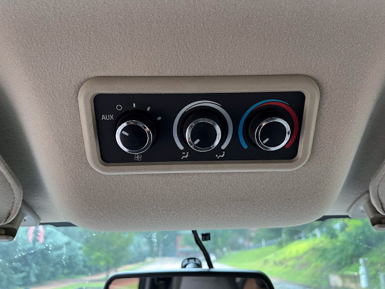 Used 2018 Chevrolet Express 2500 LT w/ LT Preferred Equipment Group RWD image 18