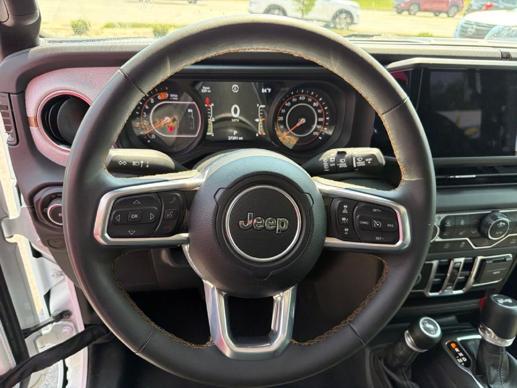 Used 2025 Jeep Wrangler Unlimited Sahara AWD/4WD image 18