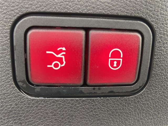 Used 2014 Mercedes-Benz E 350 4MATIC Sedan image 7