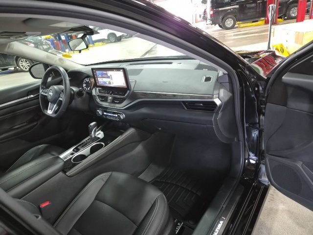 Used 2023 Nissan Altima 2.5 SL image 11