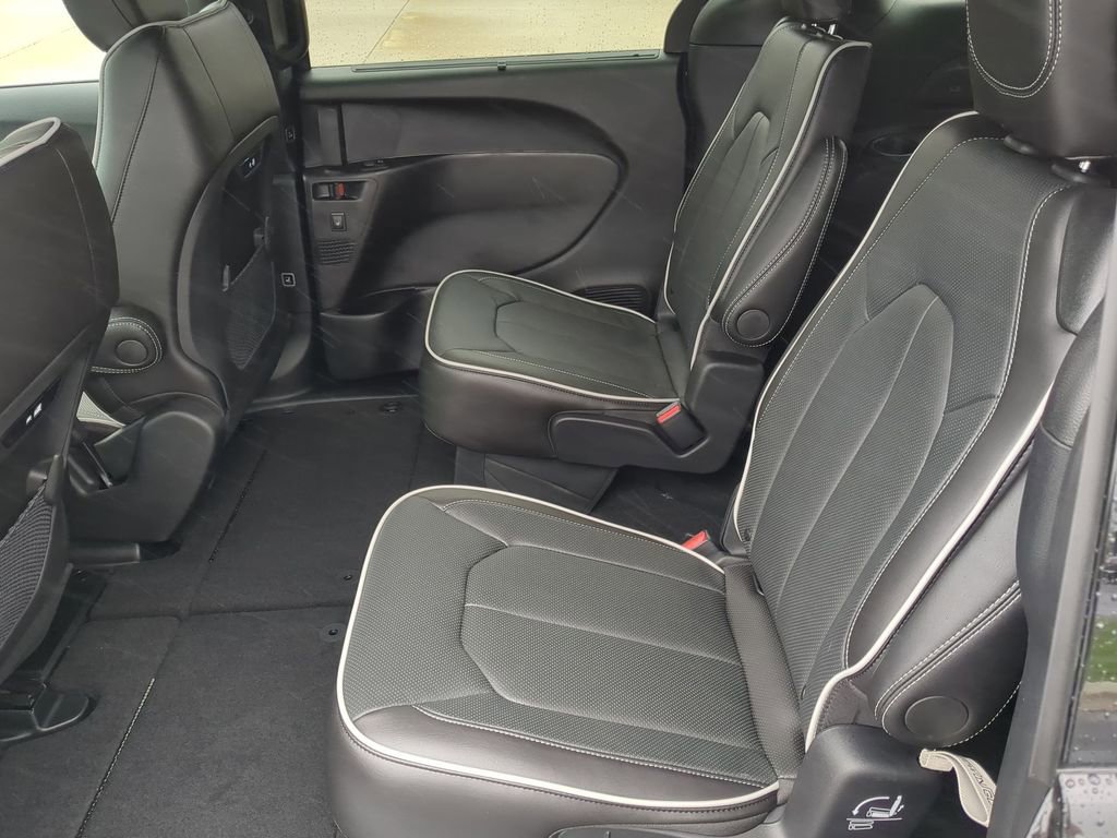 New 2026 Chrysler Pacifica Limited w/ S Appearance Package image 15