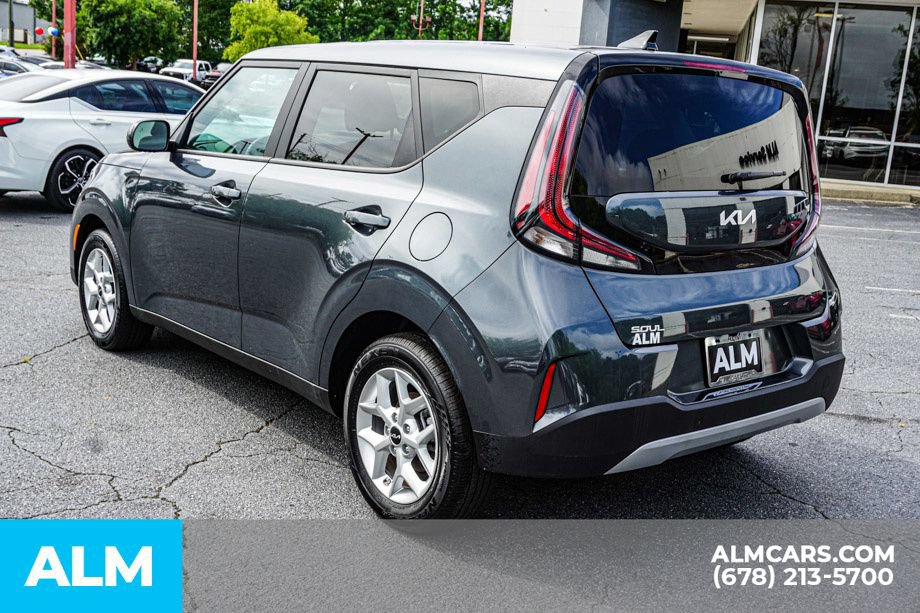 Used 2025 Kia Soul LX w/ LX Technology Package FWD image 5