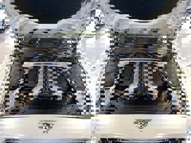 Used 2021 Bentley Flying Spur W12 image 22