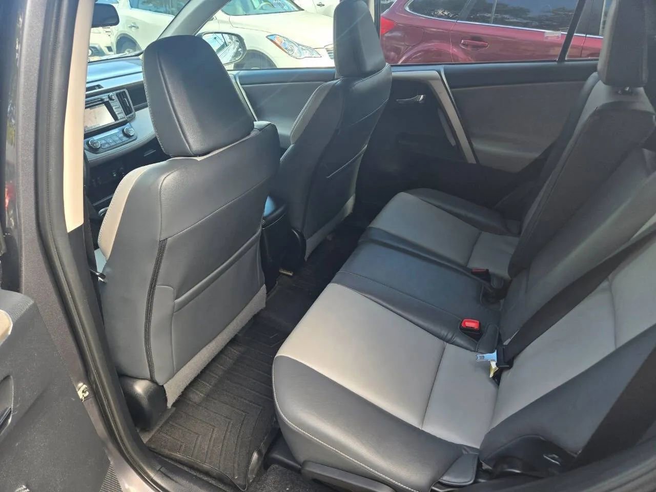Used 2014 Toyota RAV4 Limited image 47
