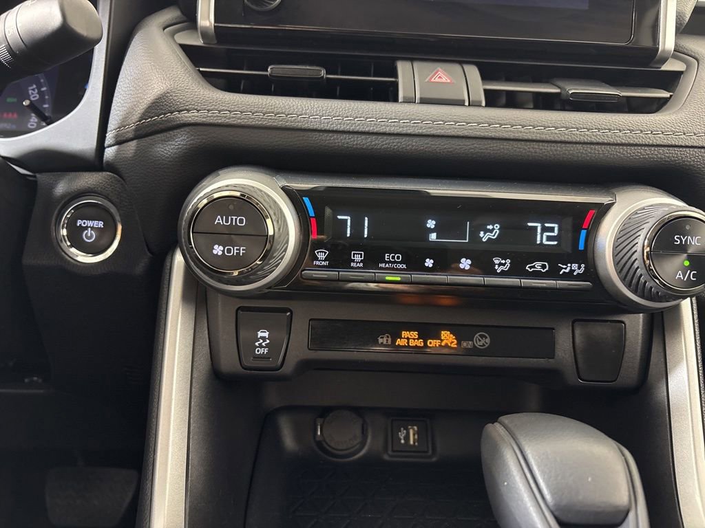 Used 2025 Toyota RAV4 XLE image 27