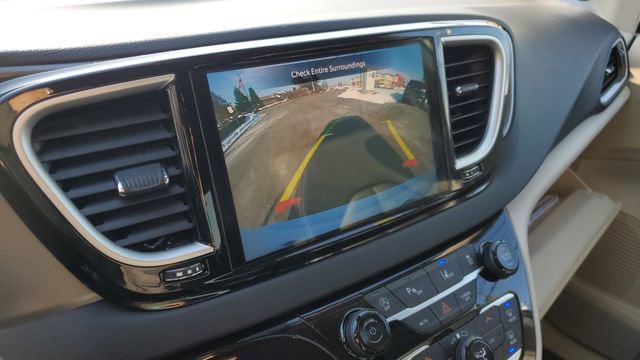 Certified 2024 Chrysler Pacifica Touring-L image 16