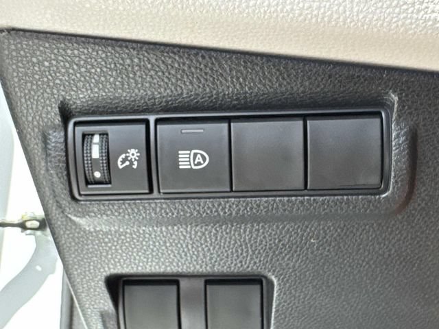 Used 2023 Toyota Corolla Cross L FWD image 19