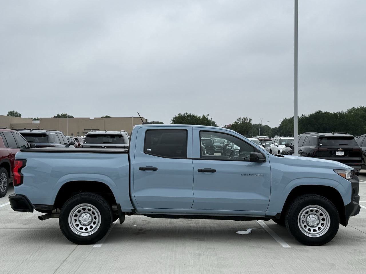 Certified 2025 Chevrolet Colorado W/T RWD image 3