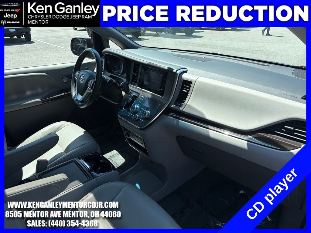 Used 2017 Toyota Sienna XLE AWD/4WD image 25