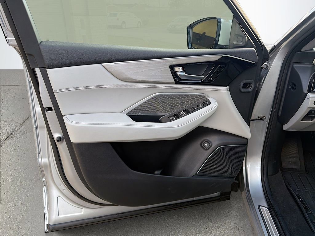 Used 2023 Acura MDX SH-AWD w/ Advance Package image 23