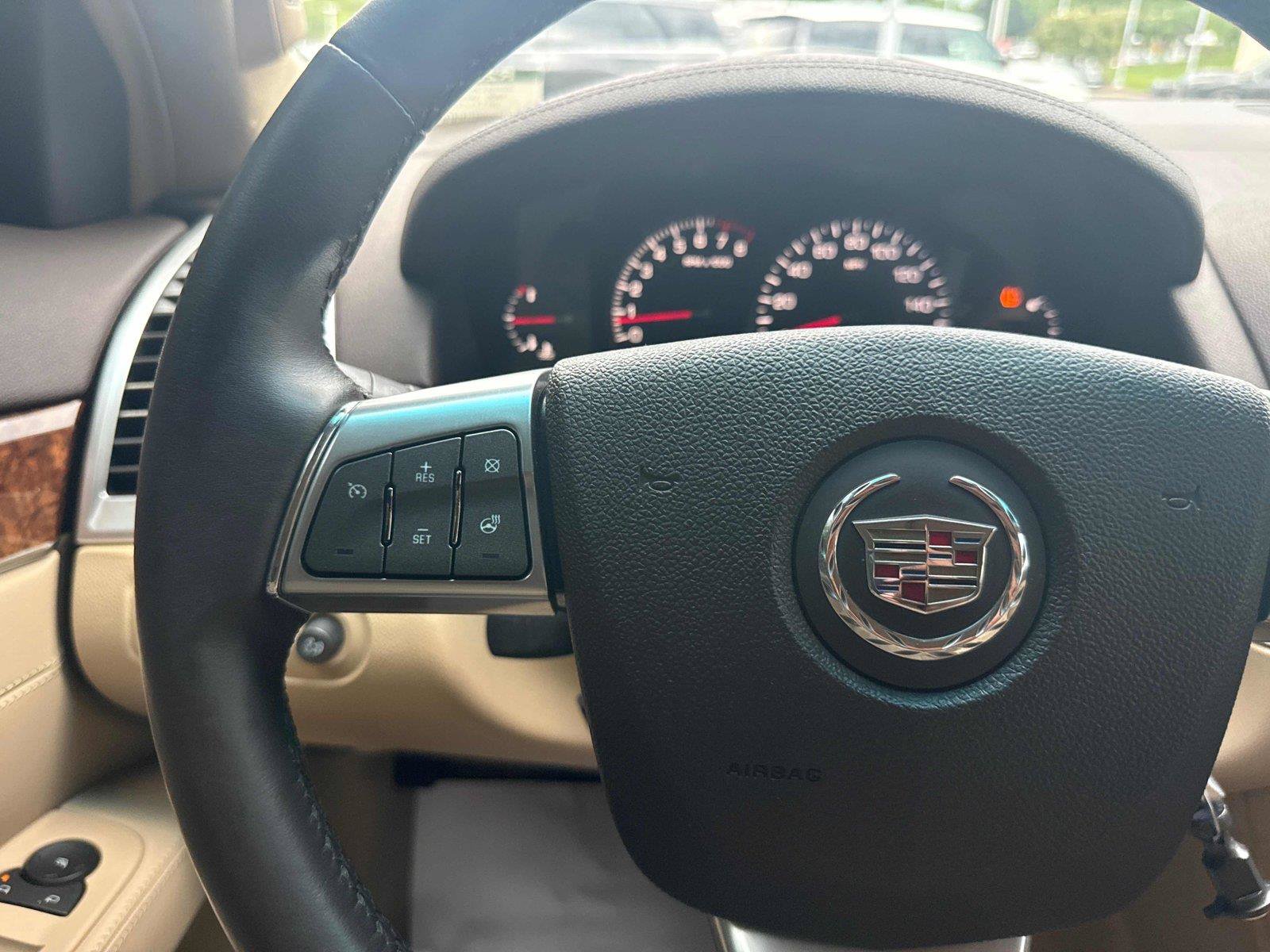 Used 2009 Cadillac SRX AWD w/ Third Row Seating Package image 18