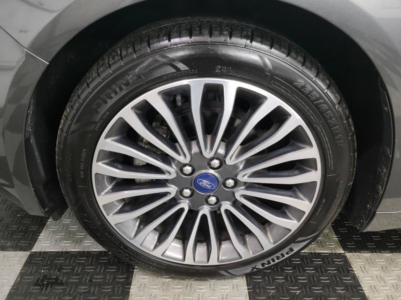 Used 2018 Ford Fusion Titanium AWD/4WD image 27