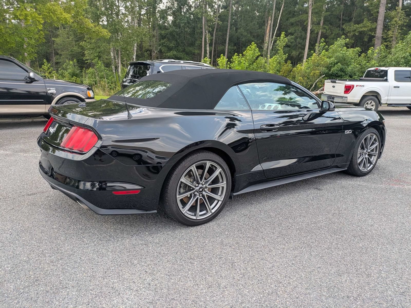 Used 2016 Ford Mustang GT Premium w/ Equipment Group 401A RWD image 2