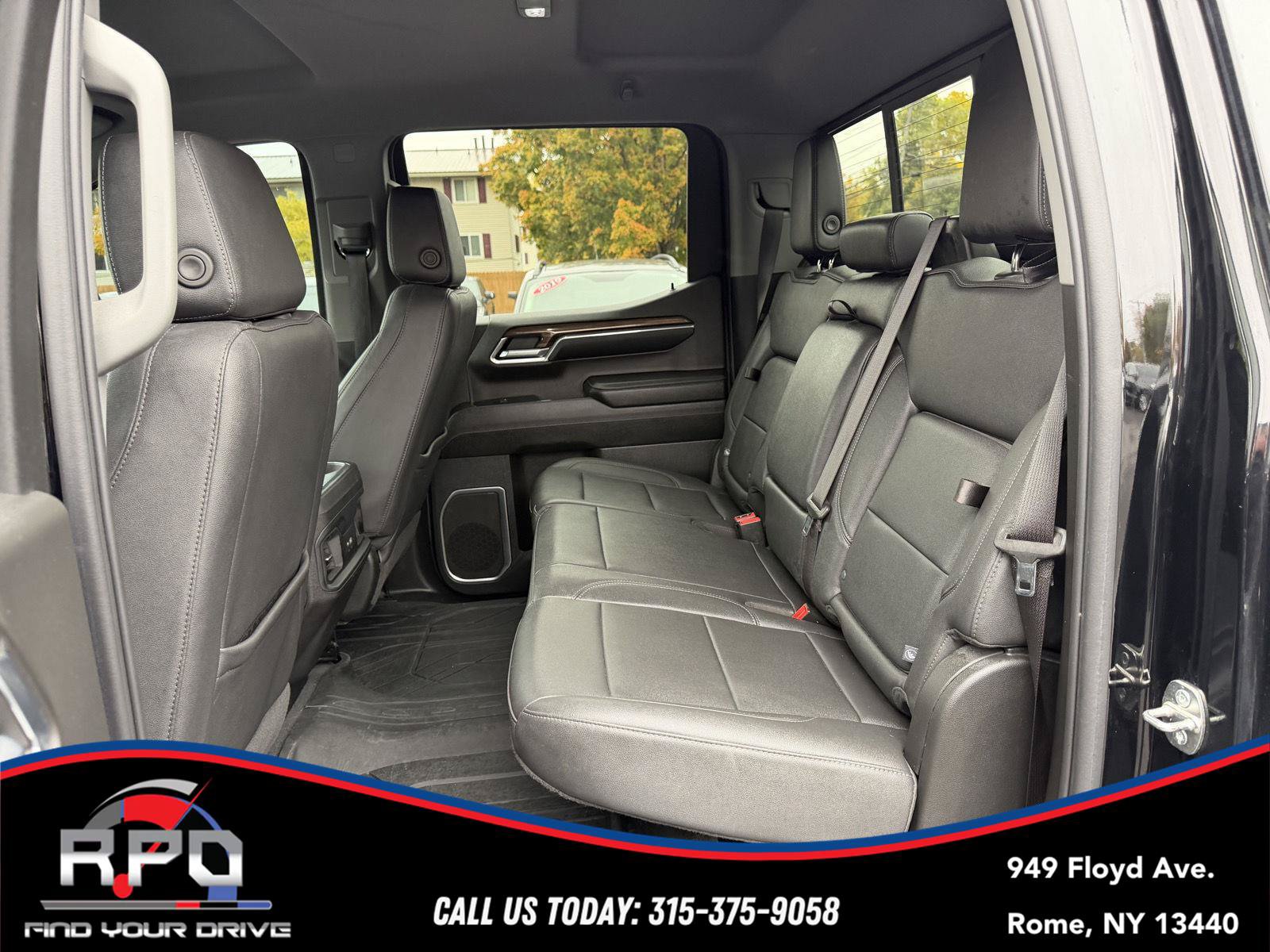 Used 2023 Chevrolet Silverado 1500 RST AWD/4WD image 32