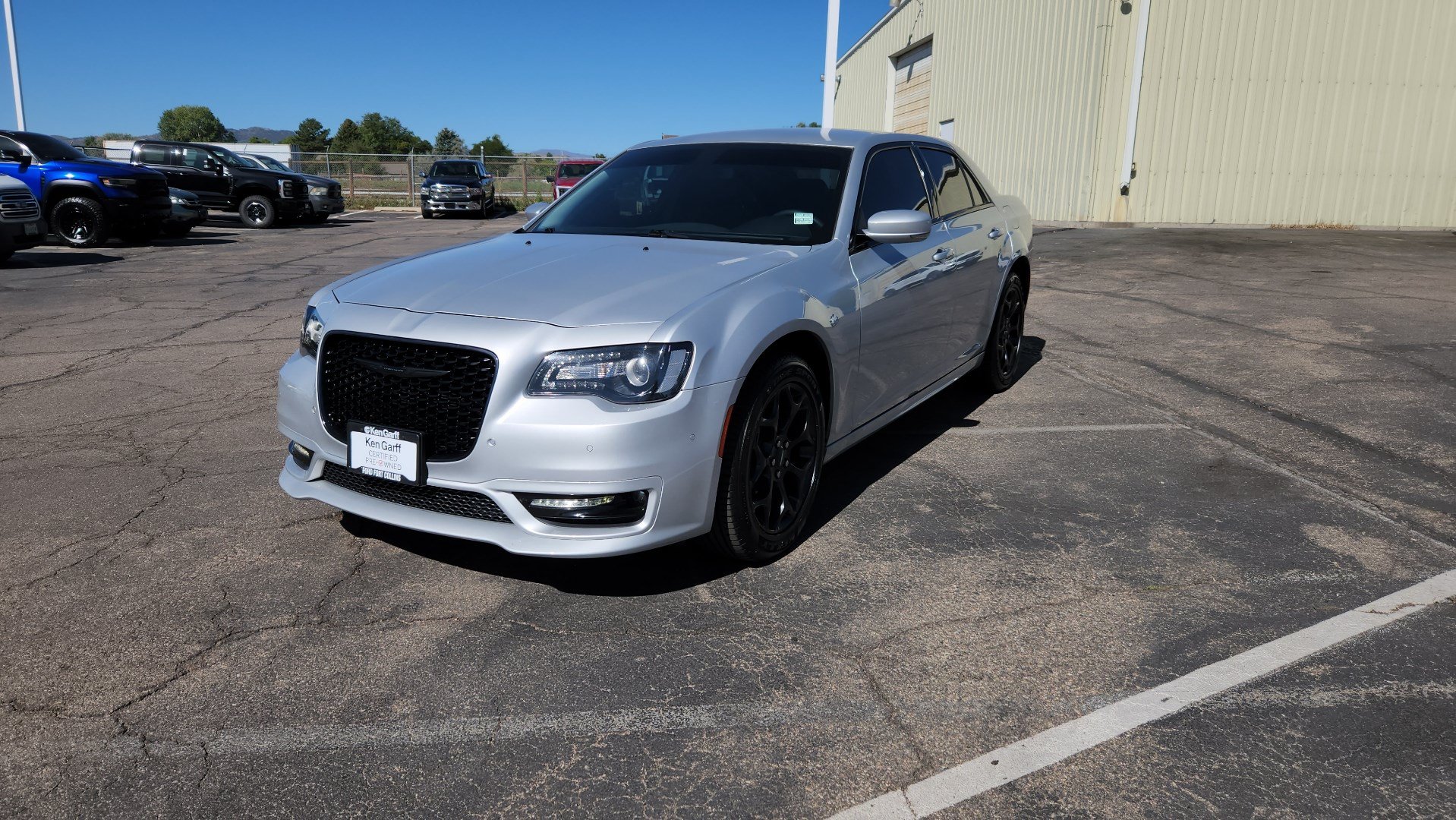 Used 2023 Chrysler 300 Touring L AWD/4WD image 2