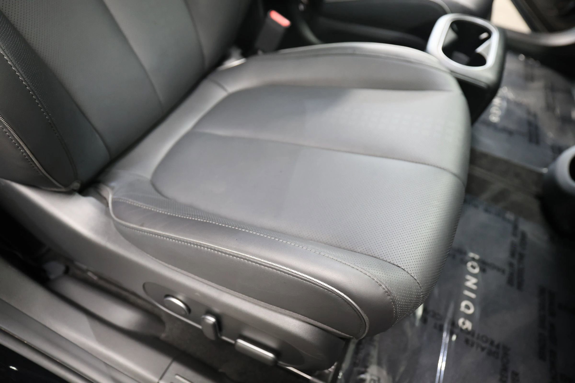 Used 2024 Hyundai Ioniq 5 Limited image 38