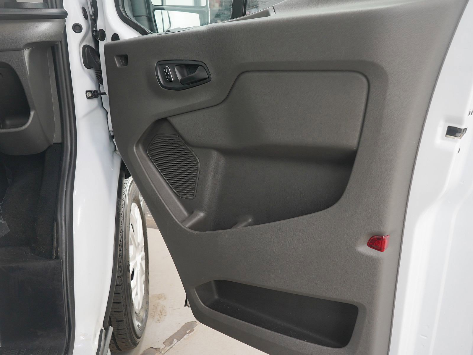 Used 2024 Ford Transit 350 XLT image 9