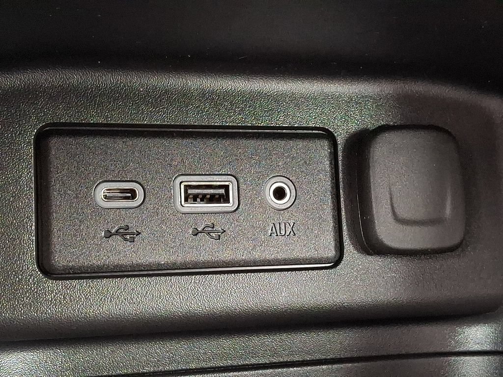 Used 2024 Chevrolet Equinox LS AWD/4WD image 26