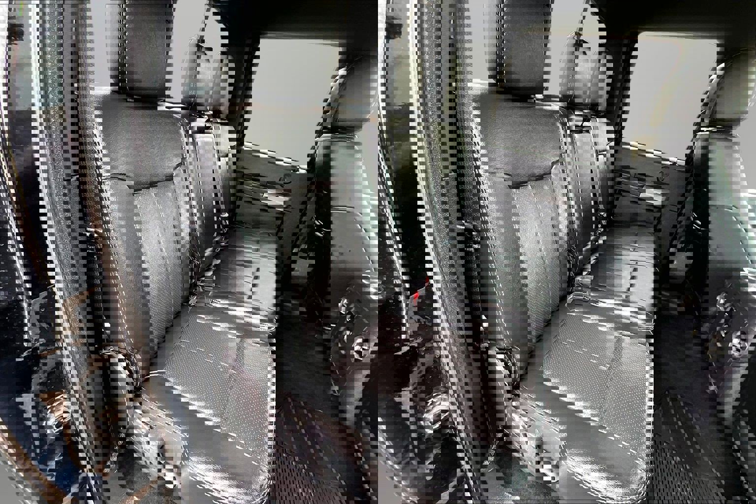 Used 2016 Ford F250 Lariat w/ Lariat Interior Package image 17