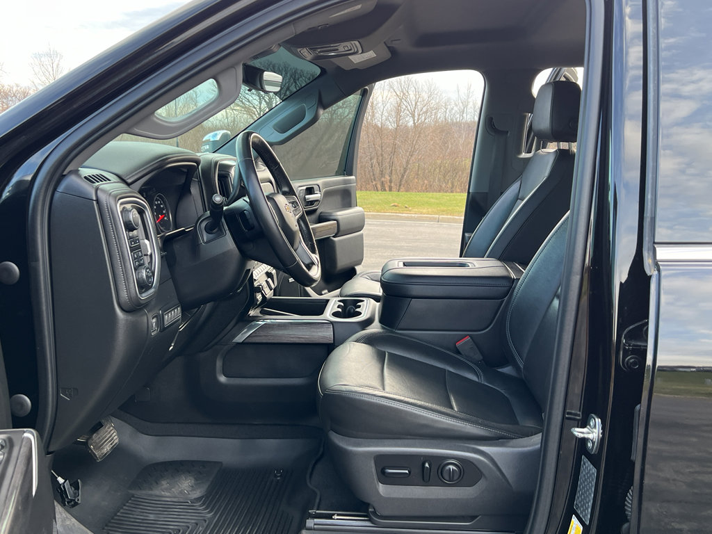 Used 2020 Chevrolet Silverado 3500 LTZ w/ LTZ Texas Edition image 16