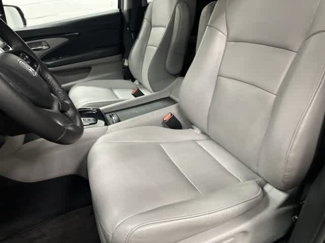 Certified 2020 Honda Pilot Touring image 10