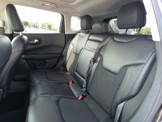 Used 2017 Jeep Compass Latitude w/ Popular Equipment Group FWD image 8