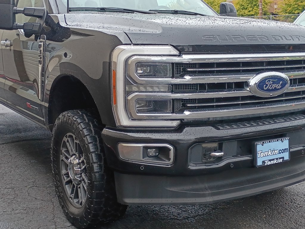 Used 2023 Ford F350 Limited w/ FX4 Off-Road Package AWD/4WD image 11