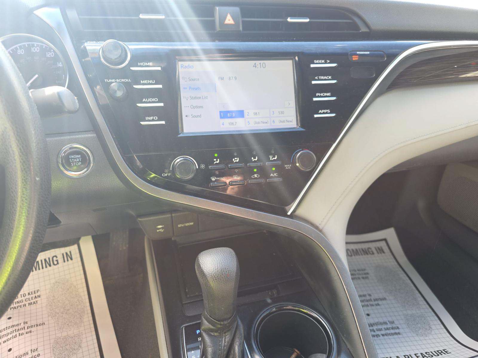Used 2018 Toyota Camry LE w/ Convenience Package FWD image 5