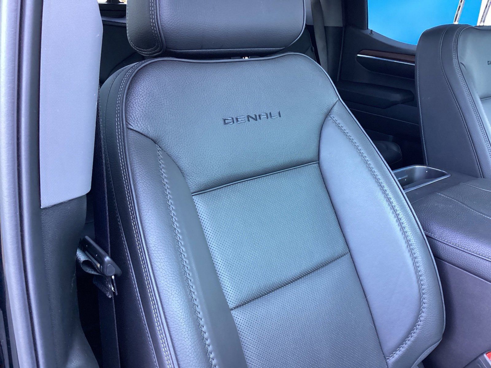 Used 2024 GMC Sierra 1500 Denali w/ Denali Reserve Package image 18