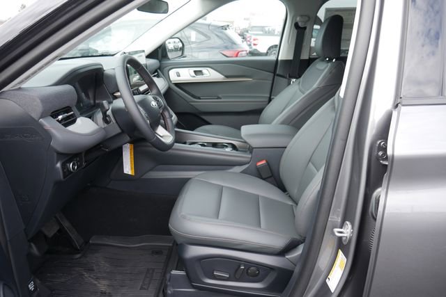 New 2026 Ford Explorer Active w/ Active Comfort Package AWD/4WD image 2