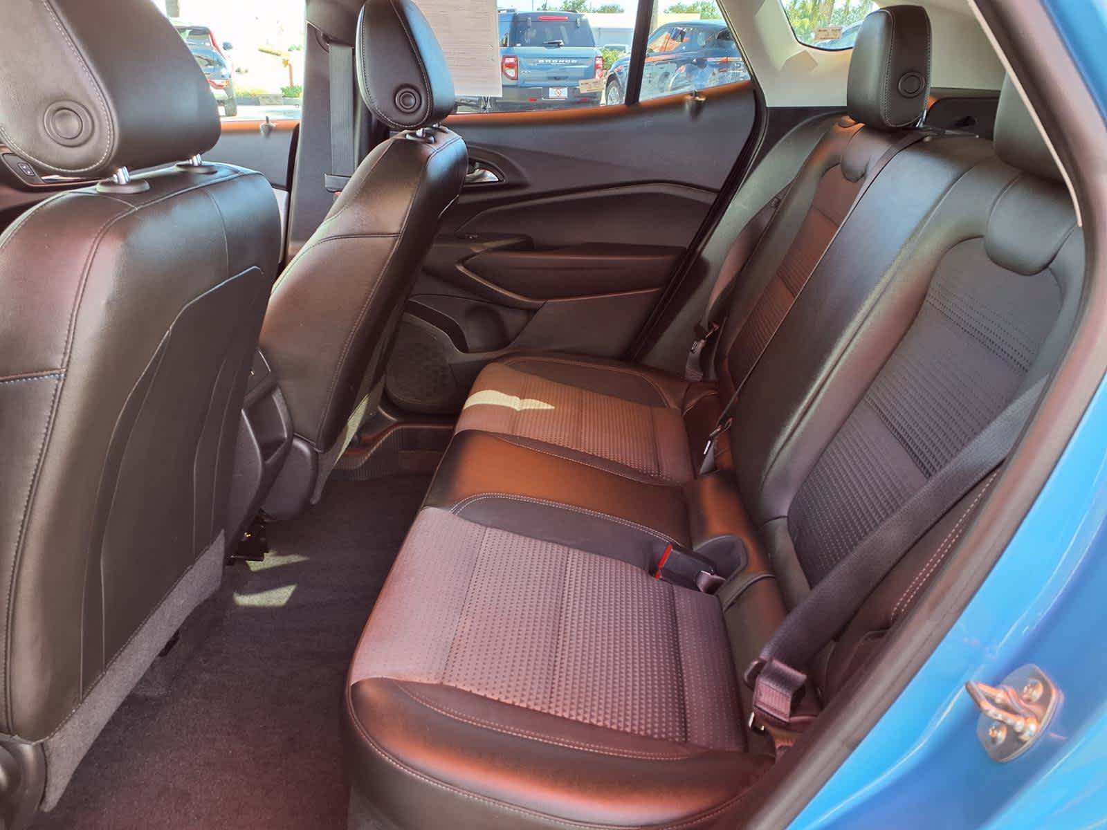 Used 2025 Chevrolet Trax LT w/ Driver Confidence Package FWD image 11