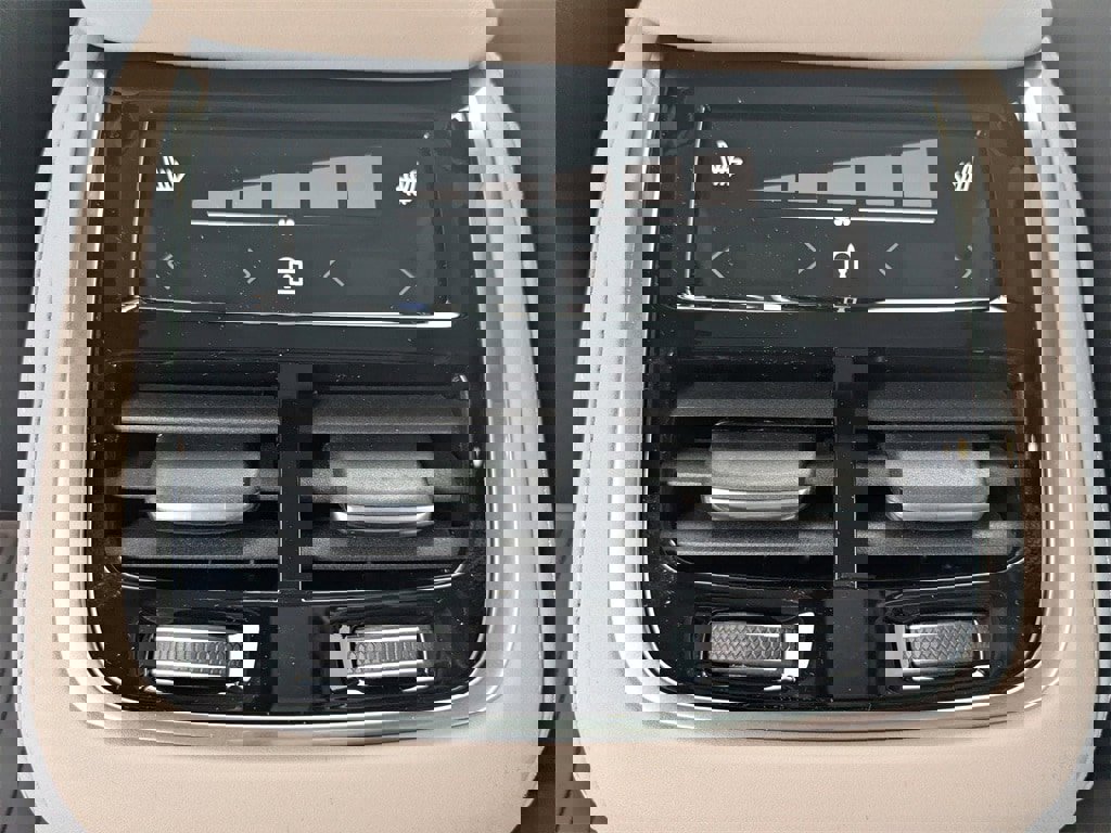 New 2026 Volvo XC90 T8 Ultra w/ Protection Package Premier image 19