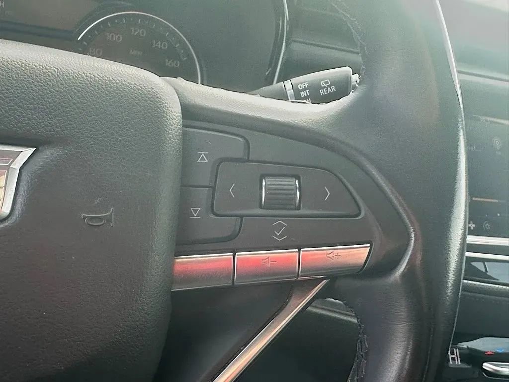 Used 2022 Cadillac XT6 Luxury image 23