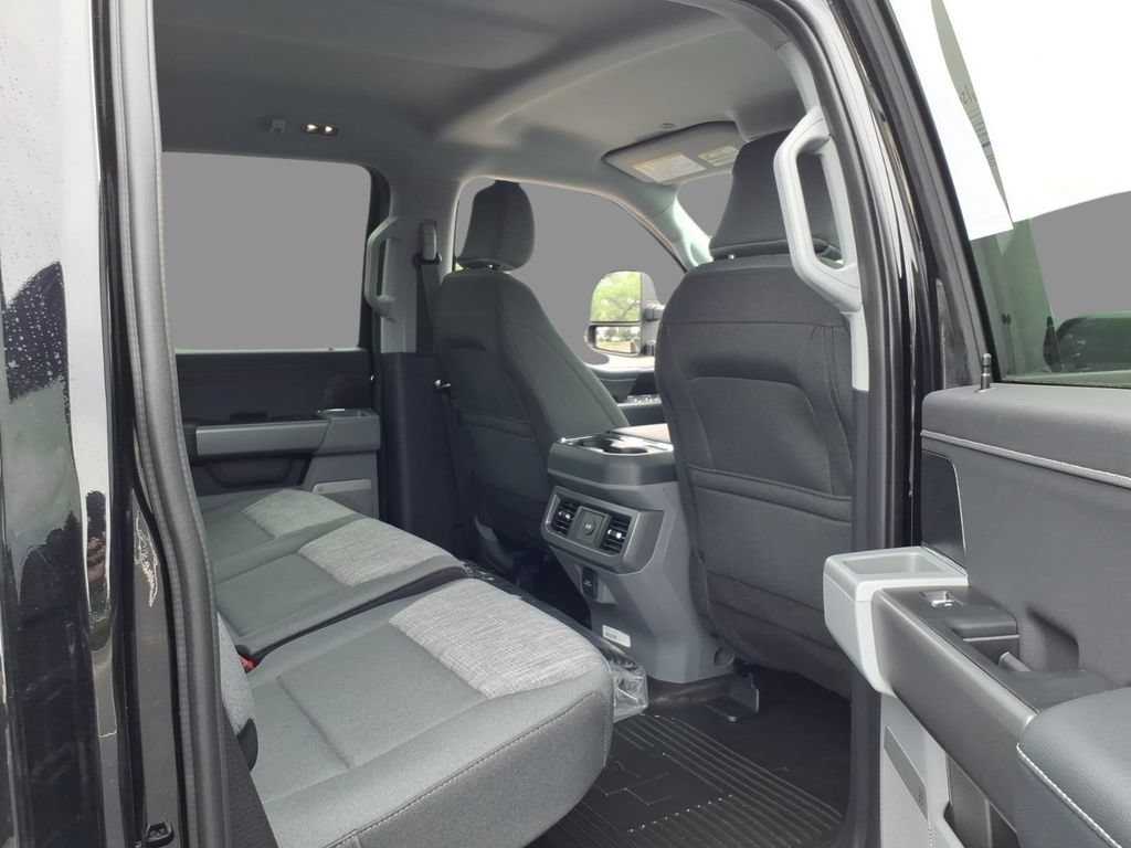 New 2026 Ford F350 XLT w/ XLT Premium Package AWD/4WD image 11