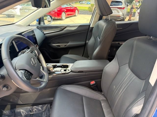 Used 2023 Lexus NX 250 FWD w/ Cold Area Package image 13