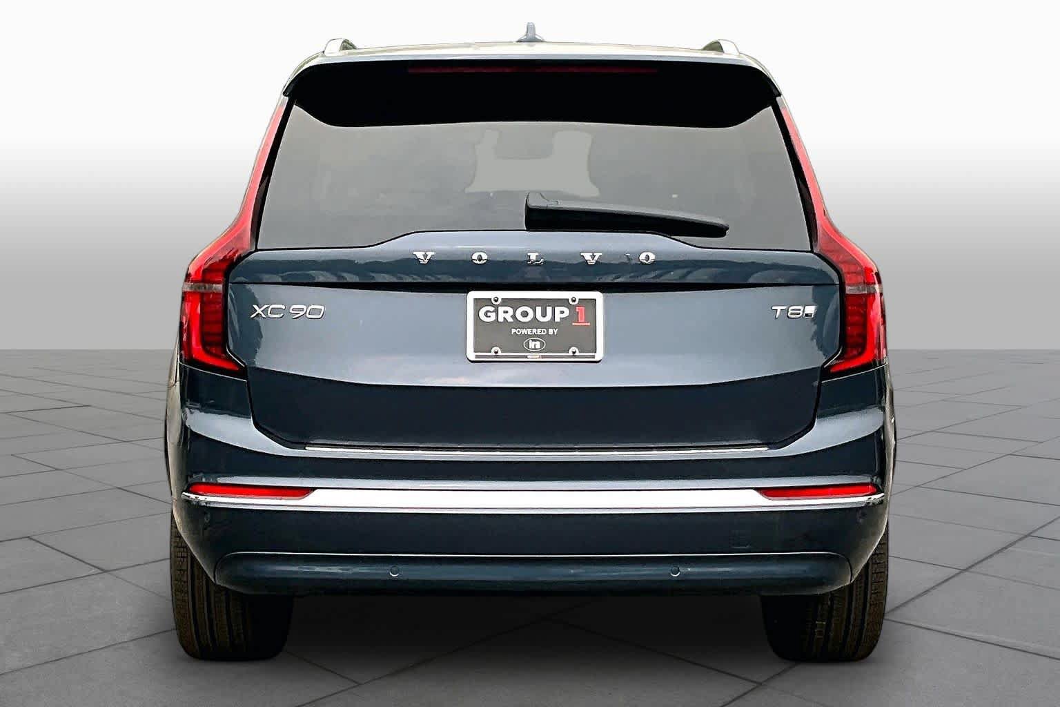 New 2026 Volvo XC90 T8 Plus w/ Protection Package Premier AWD/4WD image 4