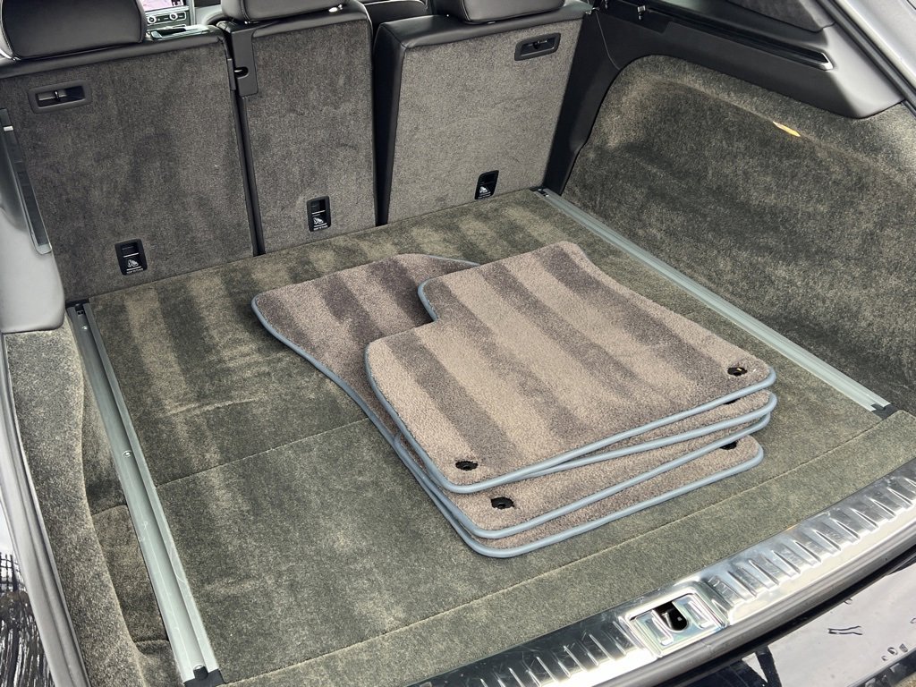 Used 2022 Bentley Bentayga V8 image 23