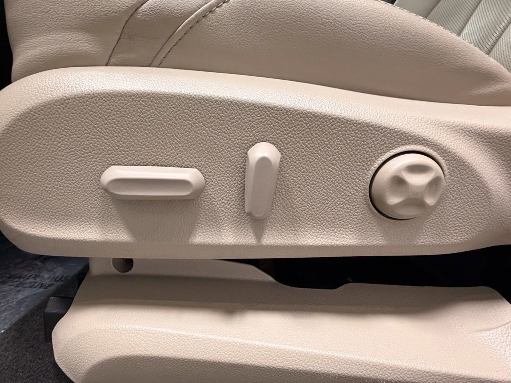 Used 2017 Buick Envision Premium image 27