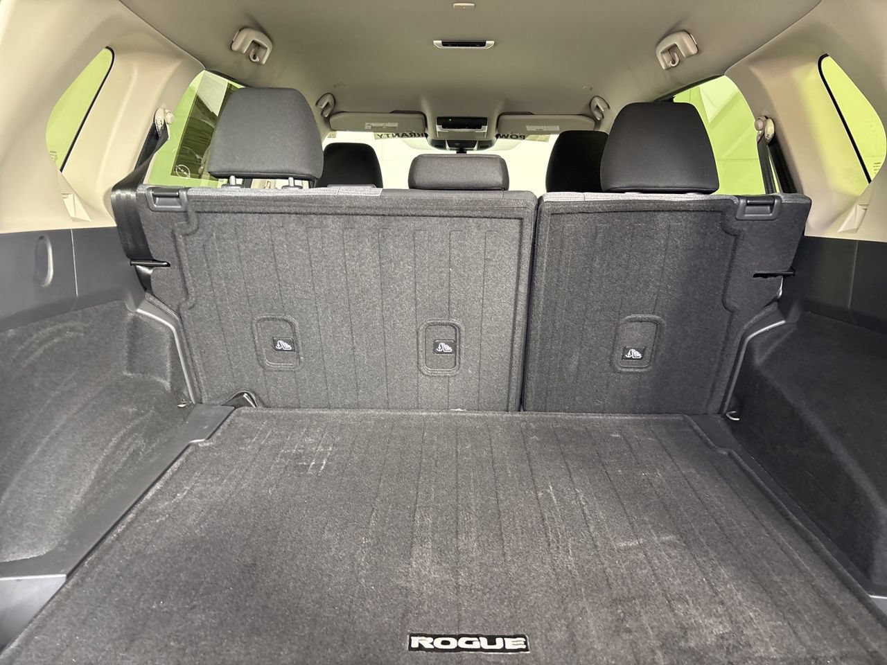 Used 2023 Nissan Rogue SV FWD image 22