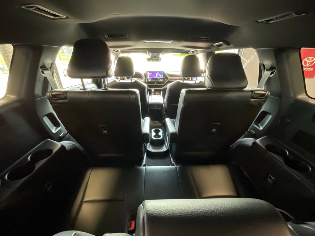 Used 2023 Toyota Highlander XSE AWD/4WD image 24